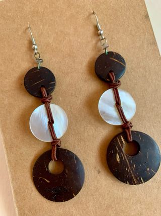 Pendientes largos coco y nácar