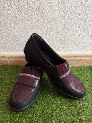 Zapatos de mujer negros y rojos
