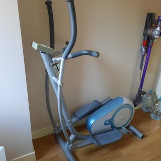 Elíptica gris y azul