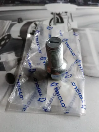 Perno de rueda TRICLO