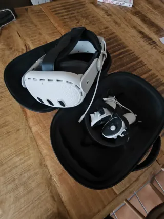 Meta Quest 3 512GB con custodia e caricatore esterno