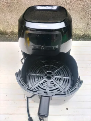 Freidora de aire Tristar negra