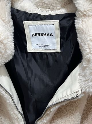 Abrigo pelo Bershka talla XS