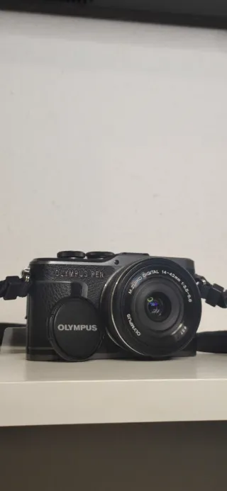 Olympus PEN + Objetivo + Cargador Original