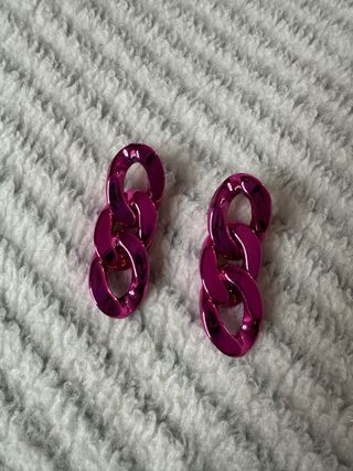 Pendientes de cadena fucsia