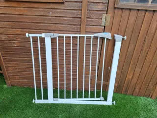 Valla de seguridad para escaleras o pasillos.