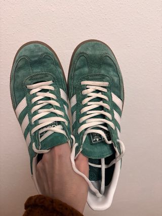 Zapatillas Adidas Spezial verdes y blancas