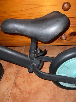 Triciclo infantil con cesta y pedales