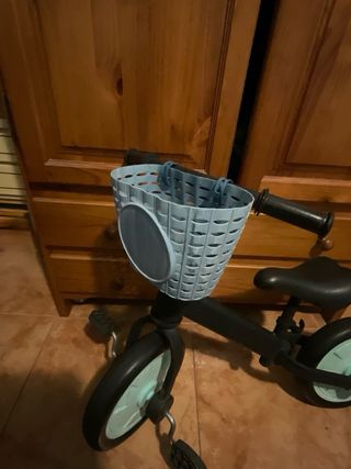 Triciclo infantil con cesta y pedales