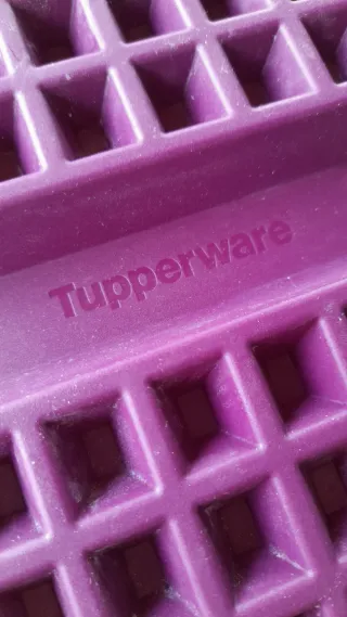 Molde silicona gofres Tupperware morado