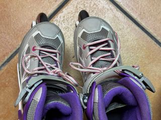 Patines en línea Oxelo tallas 32-35y casco rosa.