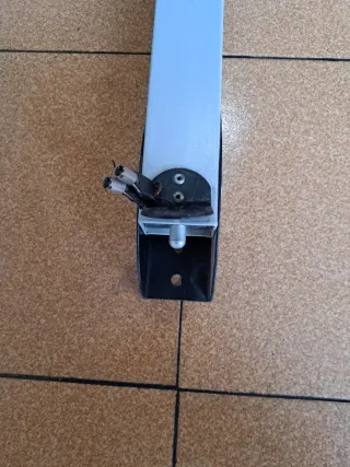 Barrera de parking abatible