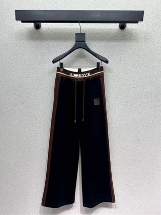 Pantalón chándal Loewe negro y marrón