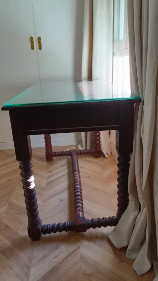 Mesa vintage madera maciza con cristal