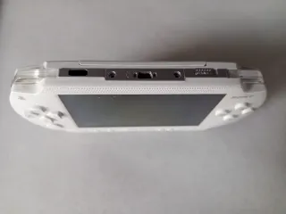 Sony PSP Blanca Funda 3 Juegos