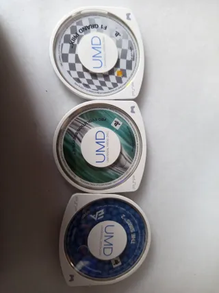 Sony PSP Blanca Funda 3 Juegos