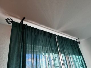 Cabecero forja maciza cama 90 y barra cortina.