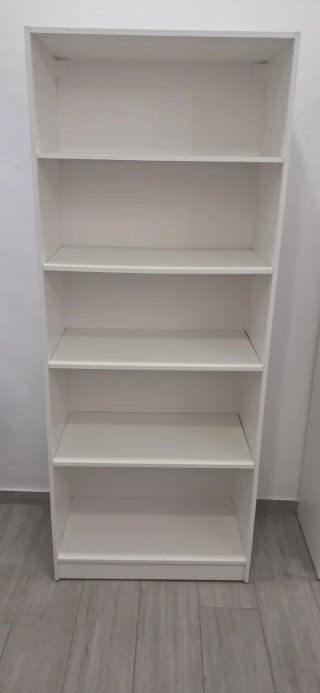 Estantería blanca 200x80x45. Ya montada.