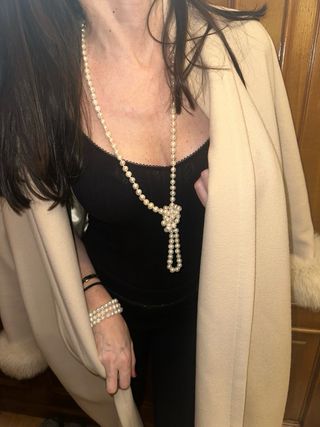 Collar largo de perlas con nudo