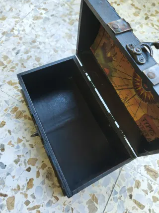 Baúl decorativo estilo antiguo