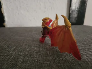 Minifigura Lego Ninjago Kai Dragón Dorado.