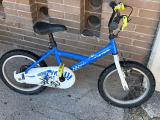 Bicicleta infantil azul B'Twin