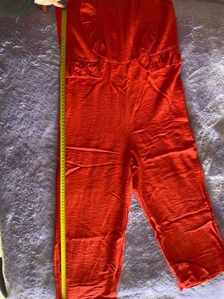Mono largo rojo niña con volantes