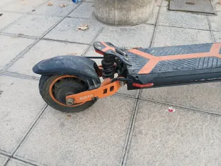 Patinete Eléctrico Naranja y Negro