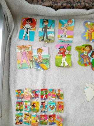 Cromos troquelados de figuras y animales