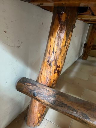 Mesa rústica grande de madera