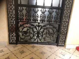 Cancela de entrada antigua de forja antigua