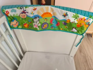 Juguete musical Fisher-Price para cuna