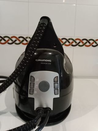 Centro de planchado Grundig SIS 7040