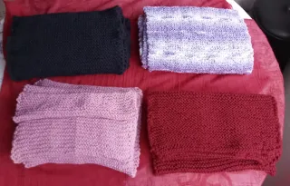 Bufandas de lana nuevas