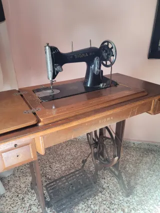Máquina de coser Sigma antigua