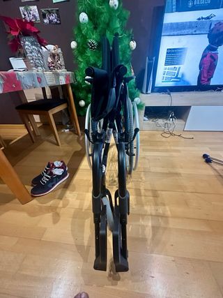 Silla con ruedas plegable