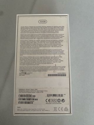 iPhone 7 32GB Negro + 3 Fundas Apple