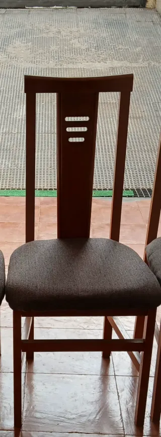 Silla de comedor de madera y tela