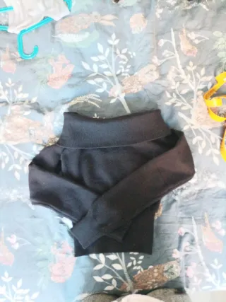 Jersey corto Bershka cuello barco negro