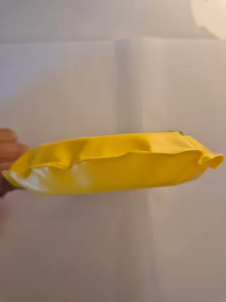 Cojín Pedorreta Broma Amarillo