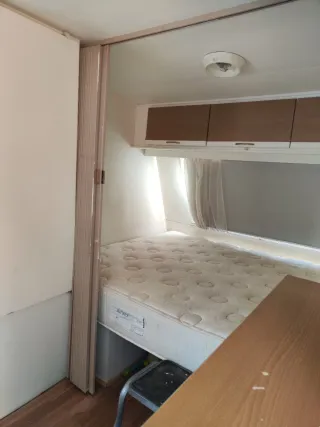 Caravana menos 750kg con aire acondicionado