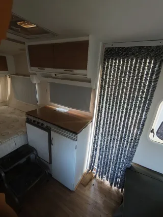 Caravana menos 750kg con aire acondicionado