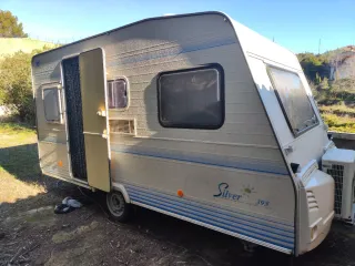 Caravana menos 750kg con aire acondicionado