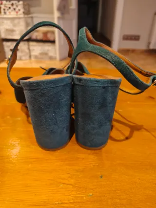 Sandalias de tacón verde azulado