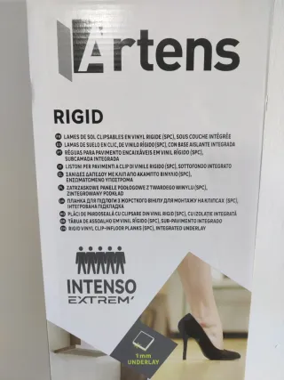 Suelo vinílico SPC efecto madera