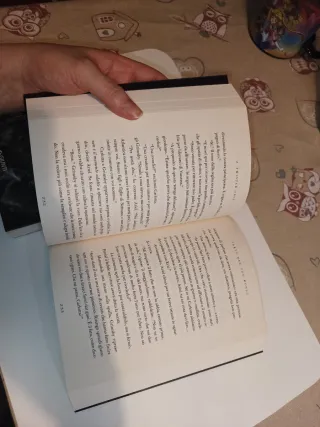 Set x 2 "Parte Del Tuo Mondo. A Twisted Tale"