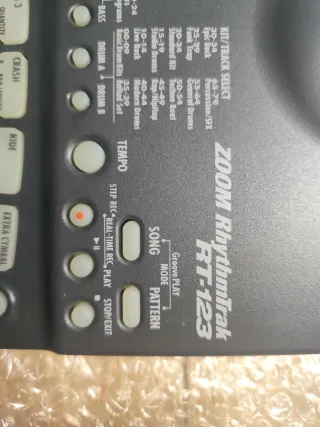 Caja de ritmos Zoom Rhythmtrak RT-123