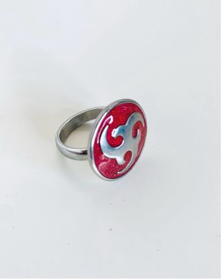 Anillo Diseño Tribal Rojo y Plateado