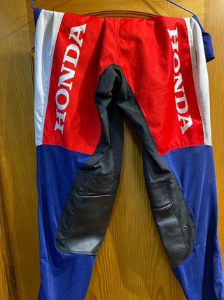 Equipación Fox Enduro