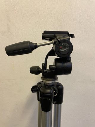 Trípode Manfrotto 055A + Rótula 808 RC4